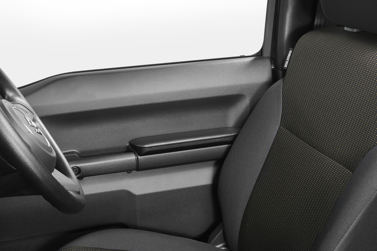 ジムニーで長距離は疲れる？理由と快適に走るための対策まとめ - 軽自動車drive