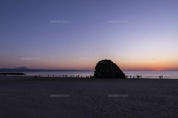 稲佐の浜の夕日 国譲りの神話の浜 写真素材5481459- フォトライブラリ