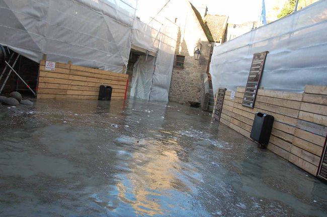 モン・サン・ミシェル 小話 潮が満ちて -