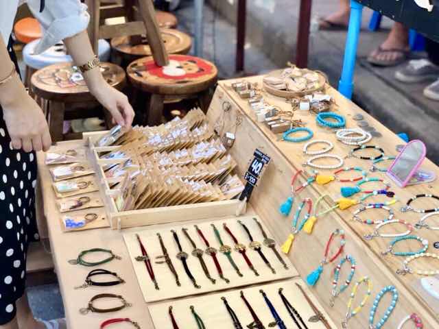 ラチャダーナイトマーケット バンコクで一番人気なナイトマーケットを徹底解説！タイ・バンコク旅行情報とレストラン・スパ・お土産 ・雑貨・生活情報など旅ライターがご紹介します