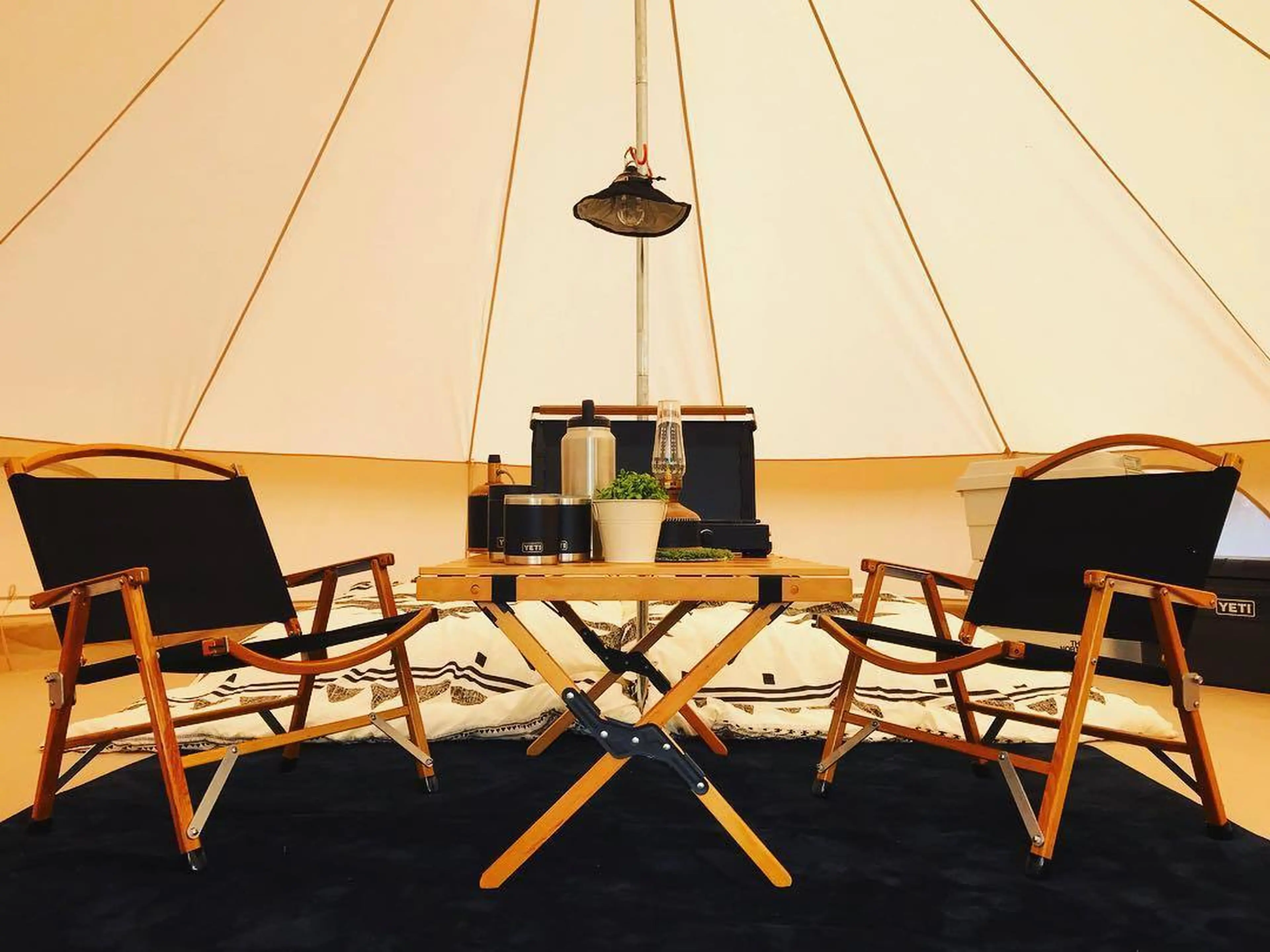 ソロキャンプ女子が急増中！安全性は？持ち物は？場所選びなど知っておくべきポイントフィールドライフ