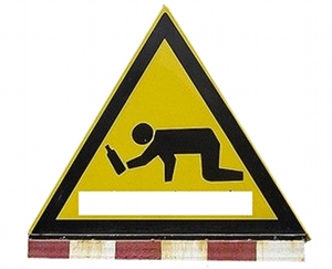 最も予測不能で注意すべきは人間？世界のビックリ道路標識「人間注意編」MOBYモビー