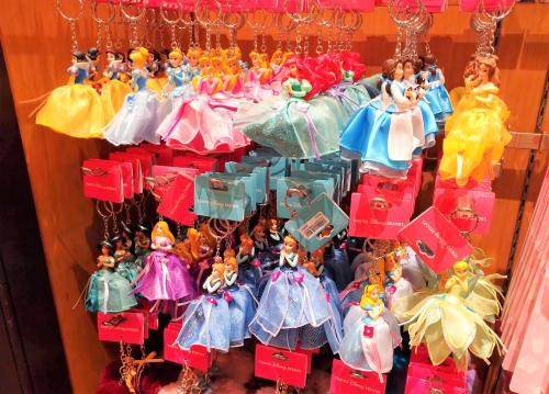 先日、 イクスピアリと、 ボンボヤージュに 行かせて頂き、 沢山の