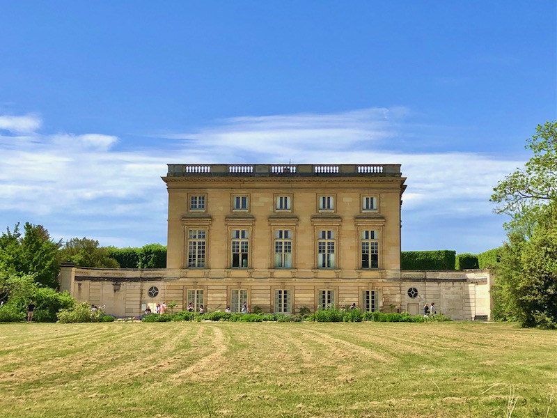 トリアノン邸：パリ近郊のおとぎ話のような逃避行