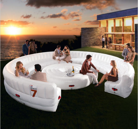 水草が生え、生き物が暮らす「ナチュラルプール」が今アツい！TABI LABO