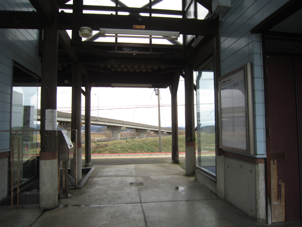二宮駅南口と国道1号線神奈川県二宮町の紹介 写真64枚