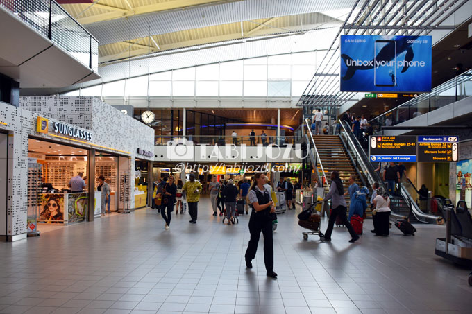 スキポール空港からアムステルダム中心部へのアクセス│バスとトラムの乗り方 2025年4月