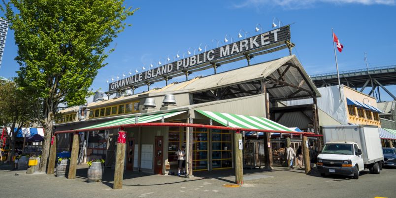 今月のネタ カナダ名物！バンクーバー産「活きボタン海老」トロントの魚屋さんTaro'sFishで編集長のちょっと立ち話 トロントグルメ部食の編集部TORJA