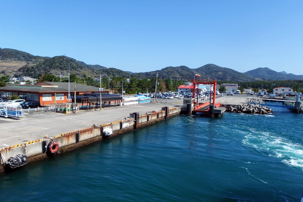 絶景すぎる 甑島を2泊3日ハイエースとモンキーで楽しみ尽くした - YouTube