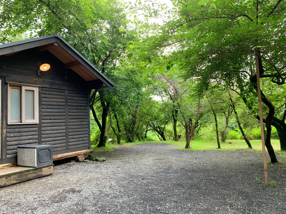 ちびログ デッキ付- アーバンキャンピング朝霧宝山なっぷキャンプ場検索・予約サイト