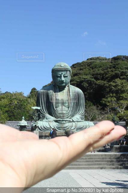横向きの鎌倉大仏 - No: 3053551写真素材なら「写真AC」無料