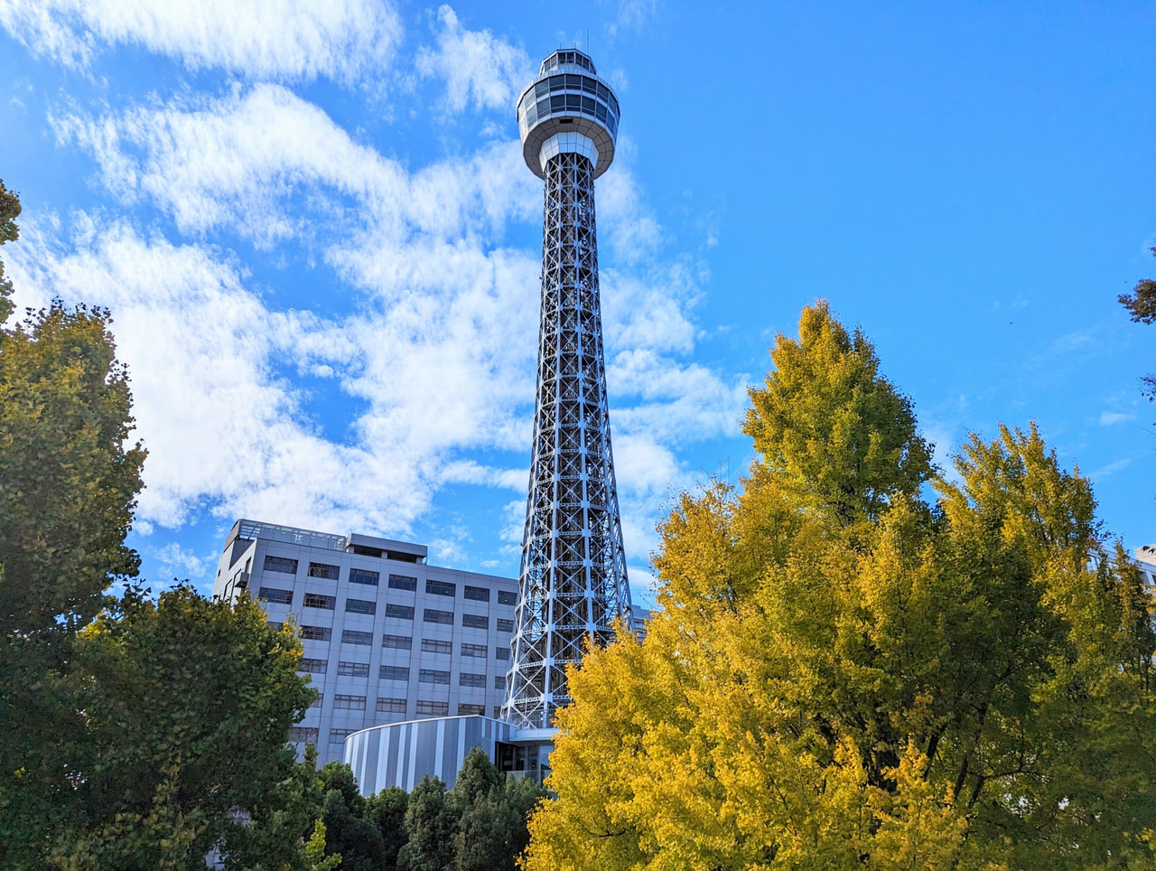 横浜マリンタワー 赤白縞模様時代 土木ウォッチング