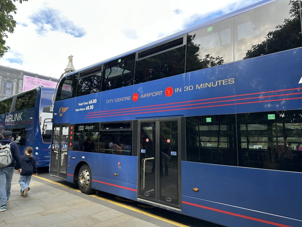 ヨーロッパ貧乏旅行記 5 エディンバラ空港→市内へ世界のタビ番長@貧乏旅人