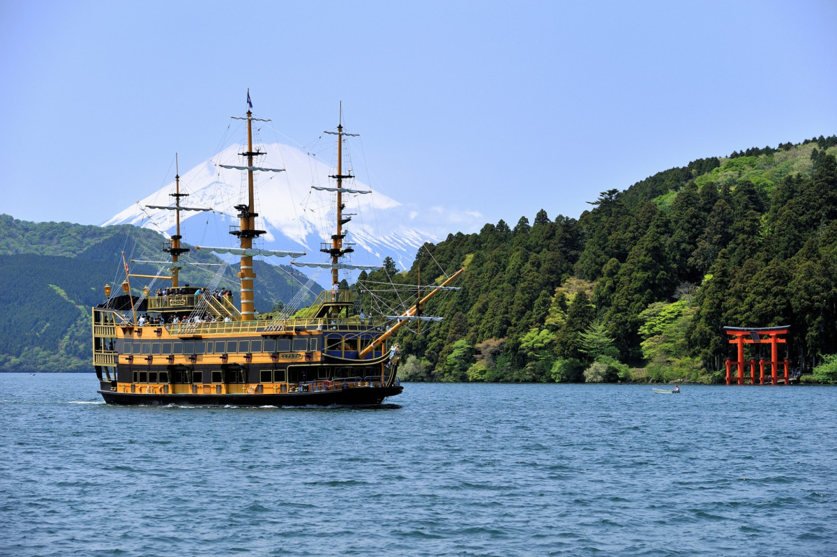箱根 芦ノ湖遊覧船」３ 1 水