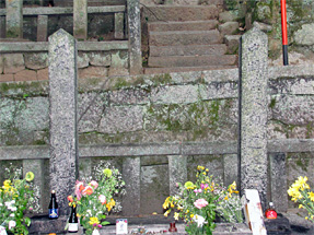 日本の墓：著名人のお墓：お龍