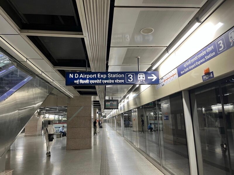 ニューデリー空港の屋根が崩れ、1人が死亡