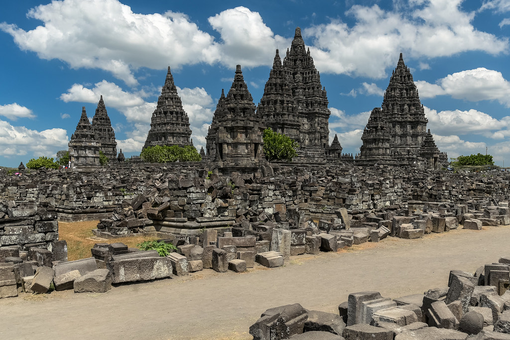 世界遺産プランバナン寺院群を在住者が徹底解説 行き方・見どころ・注意点ジョグジャラン