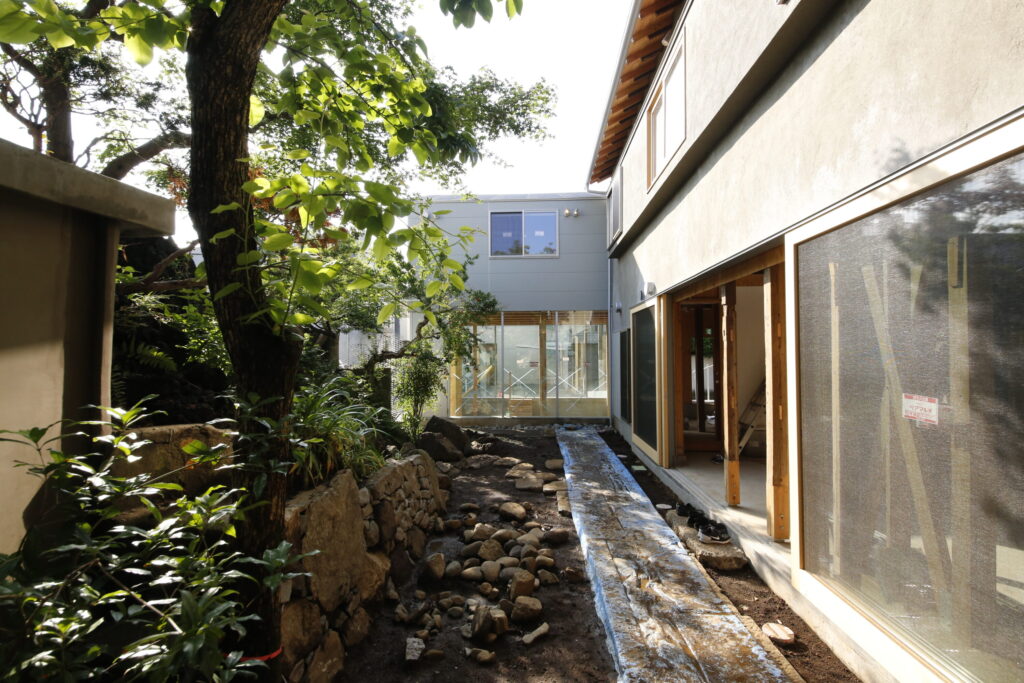 再生建築研究所による、東京・表参道にある築６０年のミナガワビレッジの再生プロジェクトの途中経過見学会が開催architecturephoto.net