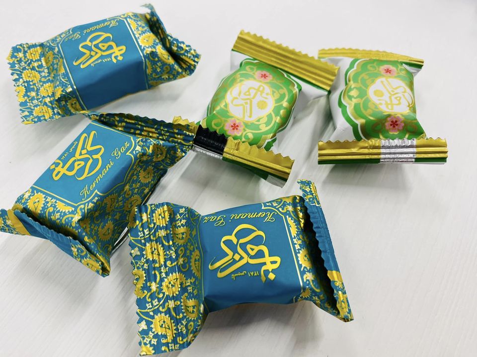イランのお菓子、バーミエとズルビアの写真素材11573434- PIXTA
