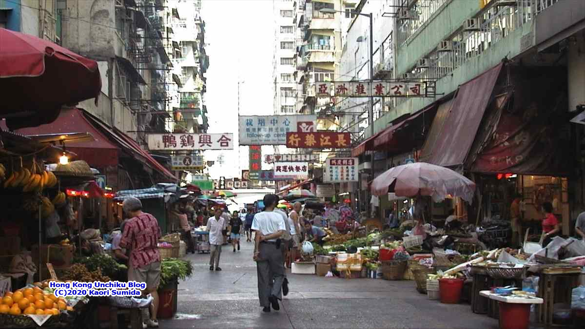 昔映画で見た香港のネオン看板を見に。 2010年、建築法が変わり現在9割の看板が撤去されたみたい。今残ってるのも近い将来、無くなるので少しでも見れて良かった。香港香港ネオン