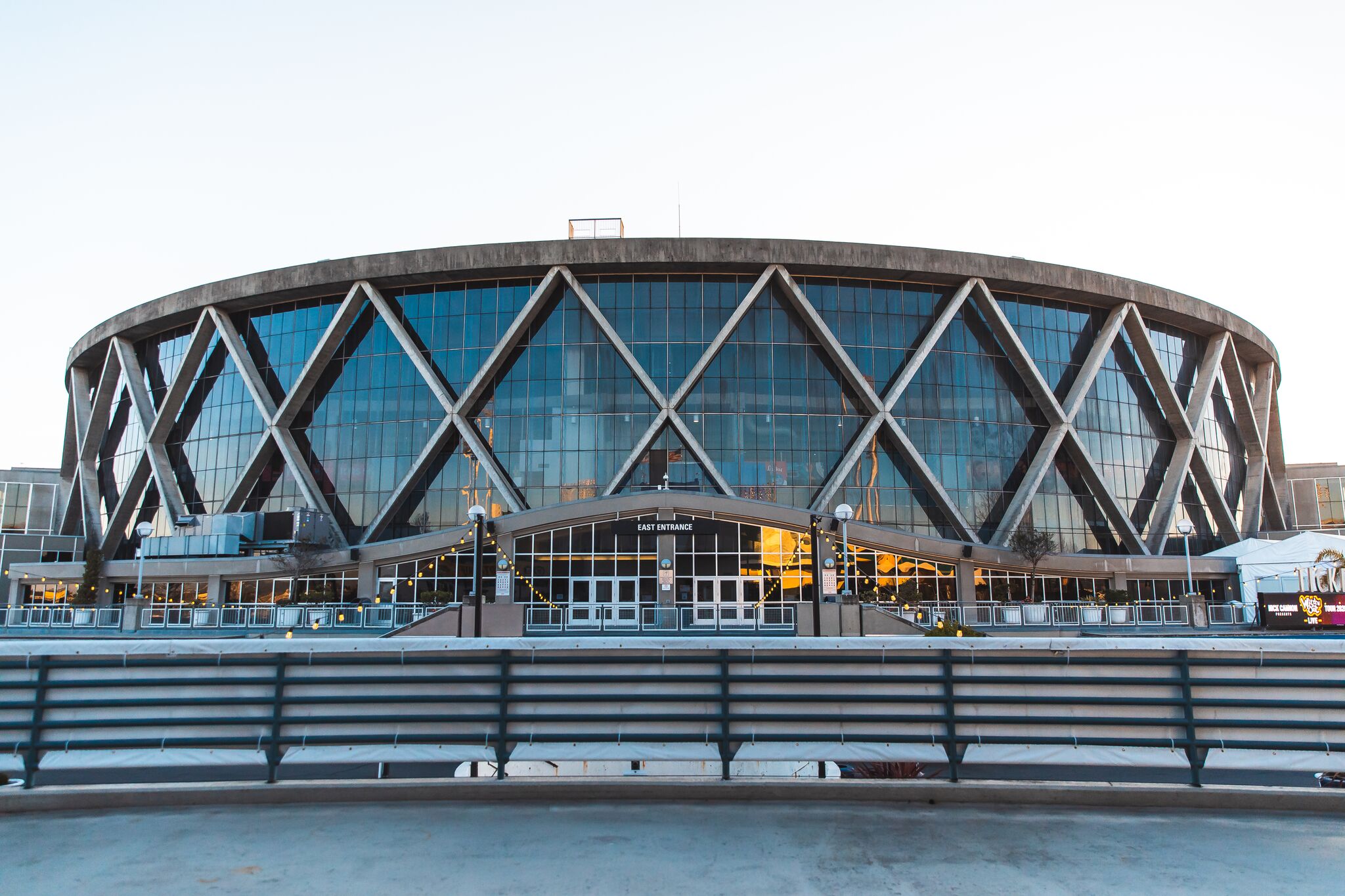 59,396 オークランドアリーナ 写真 Stock Photos,