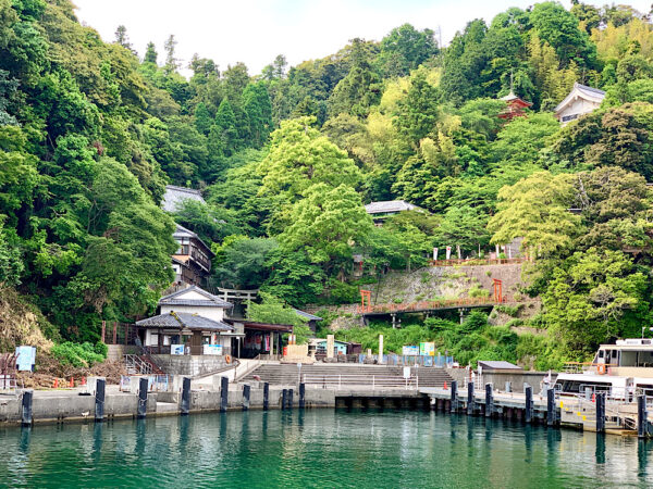 竹生島神社キャンピングカーで行く滋賀県のドライブ・スポット