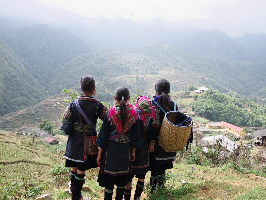 小栗久美子 トルン ベトナム伝統楽器生演奏・演奏家派遣 – 演奏家派遣・音楽家派遣ナビ