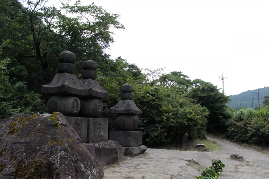 元箱根石仏群 - Wikipedia