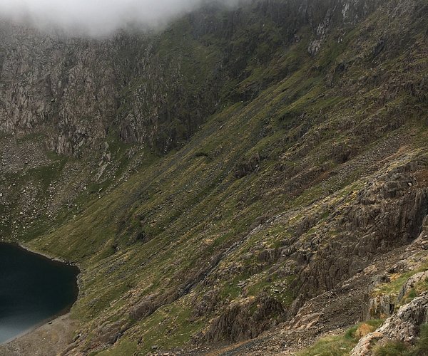スノードニア国立公園ウェールズ- ツアーとアクティビティエクスペディア