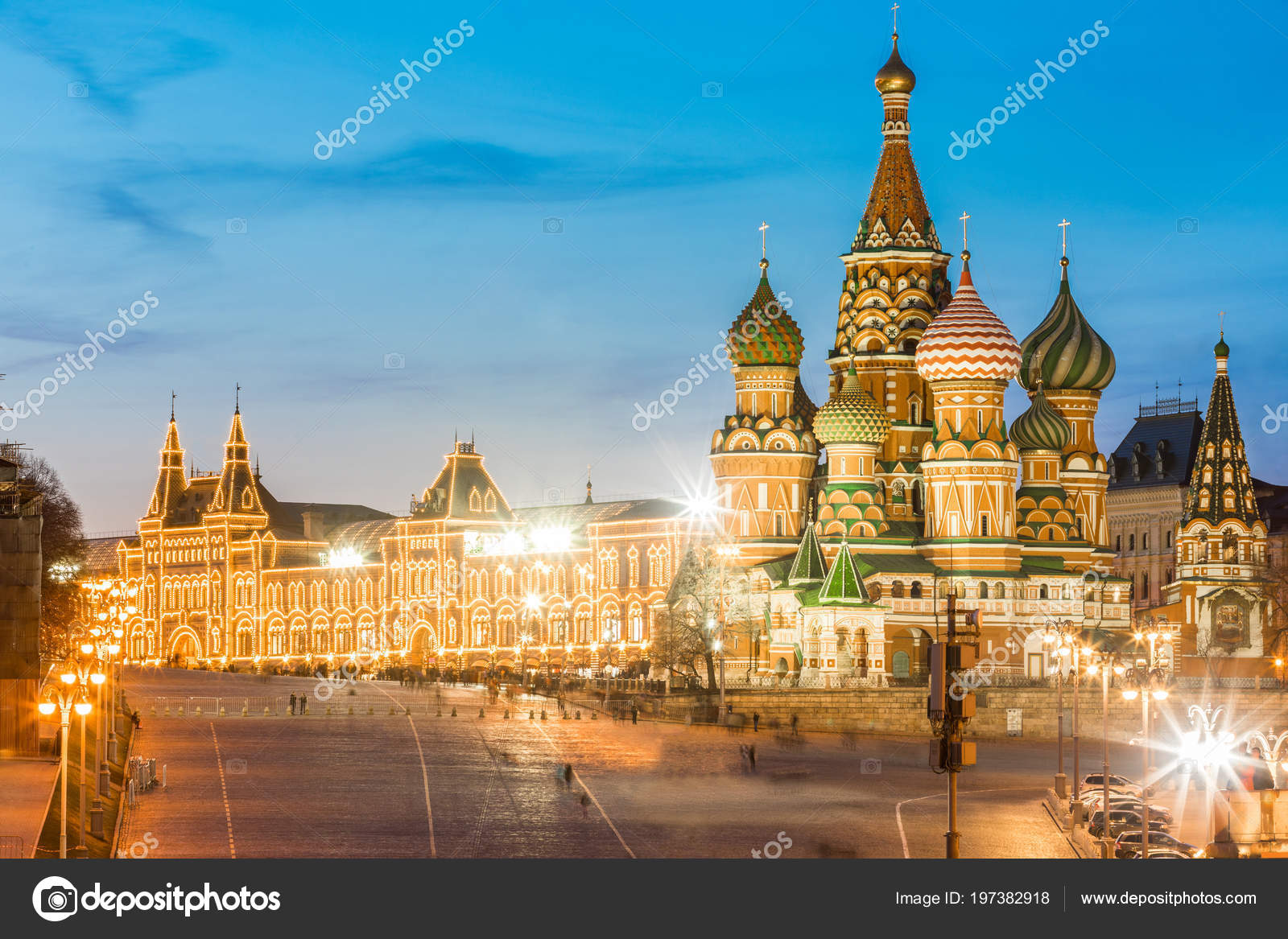 ロシア、モスクワのグム百貨店とイリンカ通り。モスクワの建築とランドマーク。モスクワの街並みの写真素材・画像素材 Image 173916194