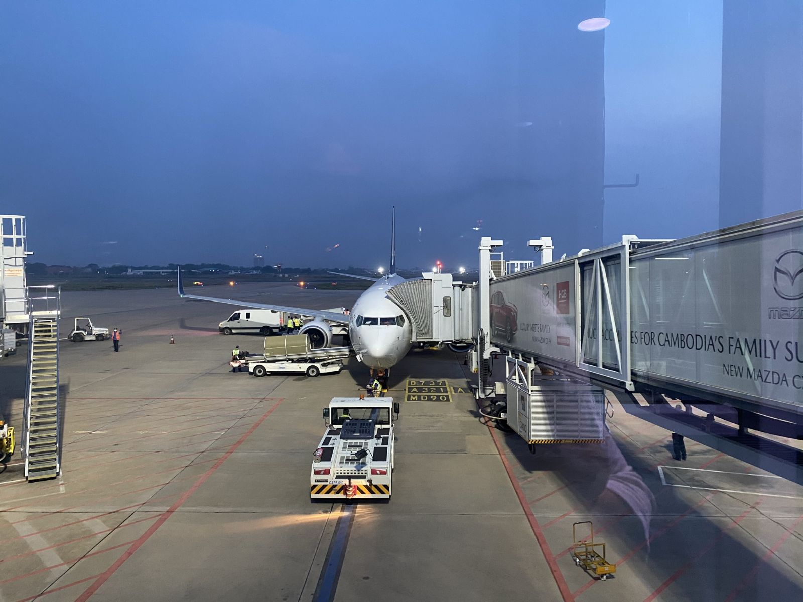 シンガポール チャンギ空港でのトランジットターミナル間の移動・パプリックエリア ジュエル への行き方世界を旅するブログ