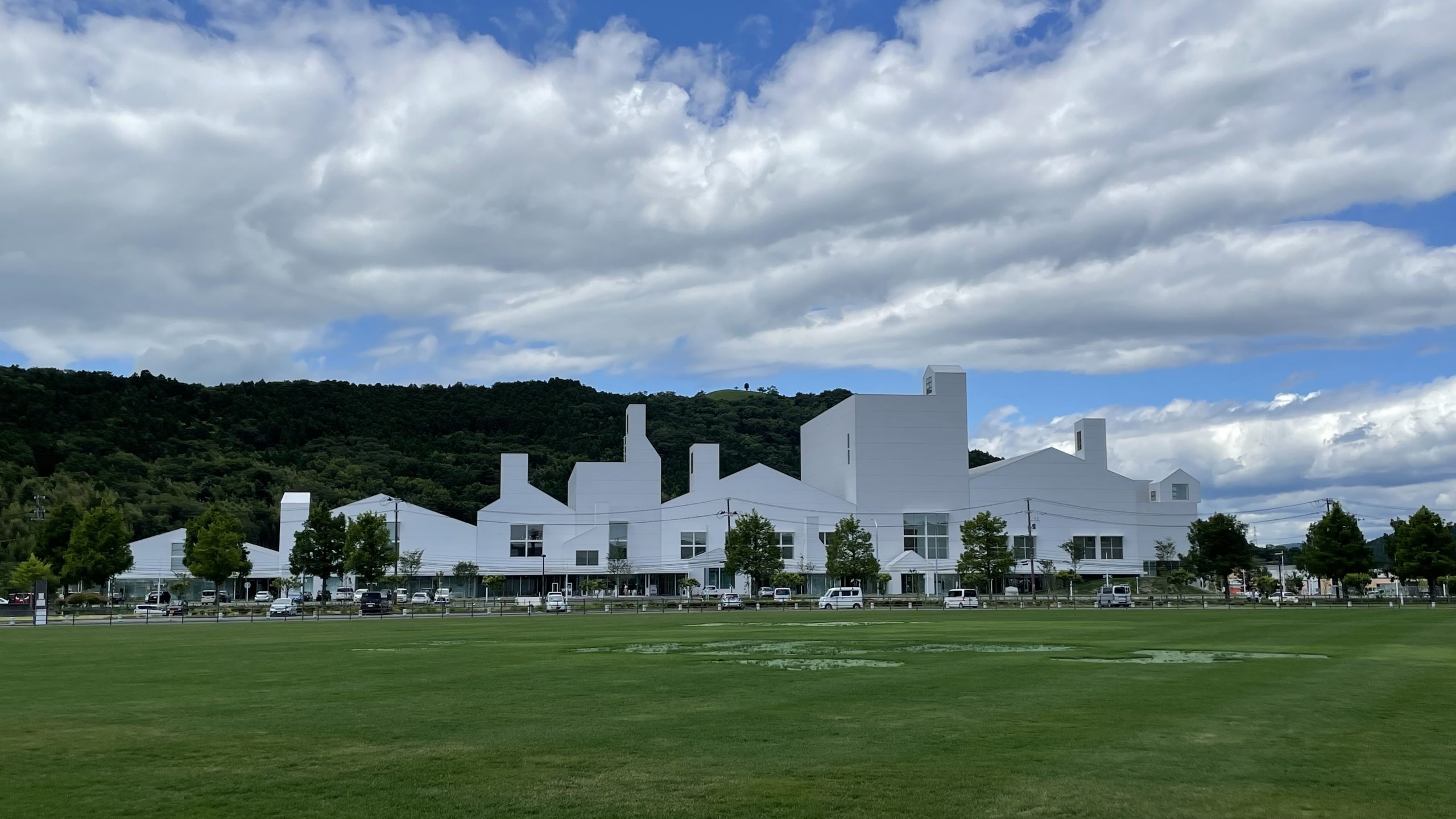 建築 藤本壮介 マルホンまきあーとテラス スケール横断の空間構成毎日新聞