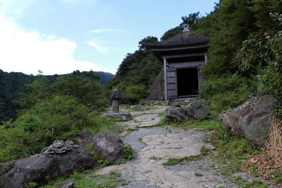 元箱根石仏群 元箱根石仏・石塔群歴史公園ニッポン旅マガジン