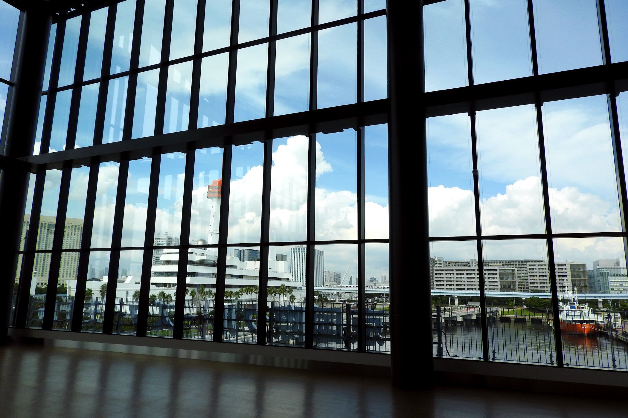 自家用車で大黒ふ頭客船ターミナルに駐車場はありますか？徒歩での行き方クマリス クルーズ