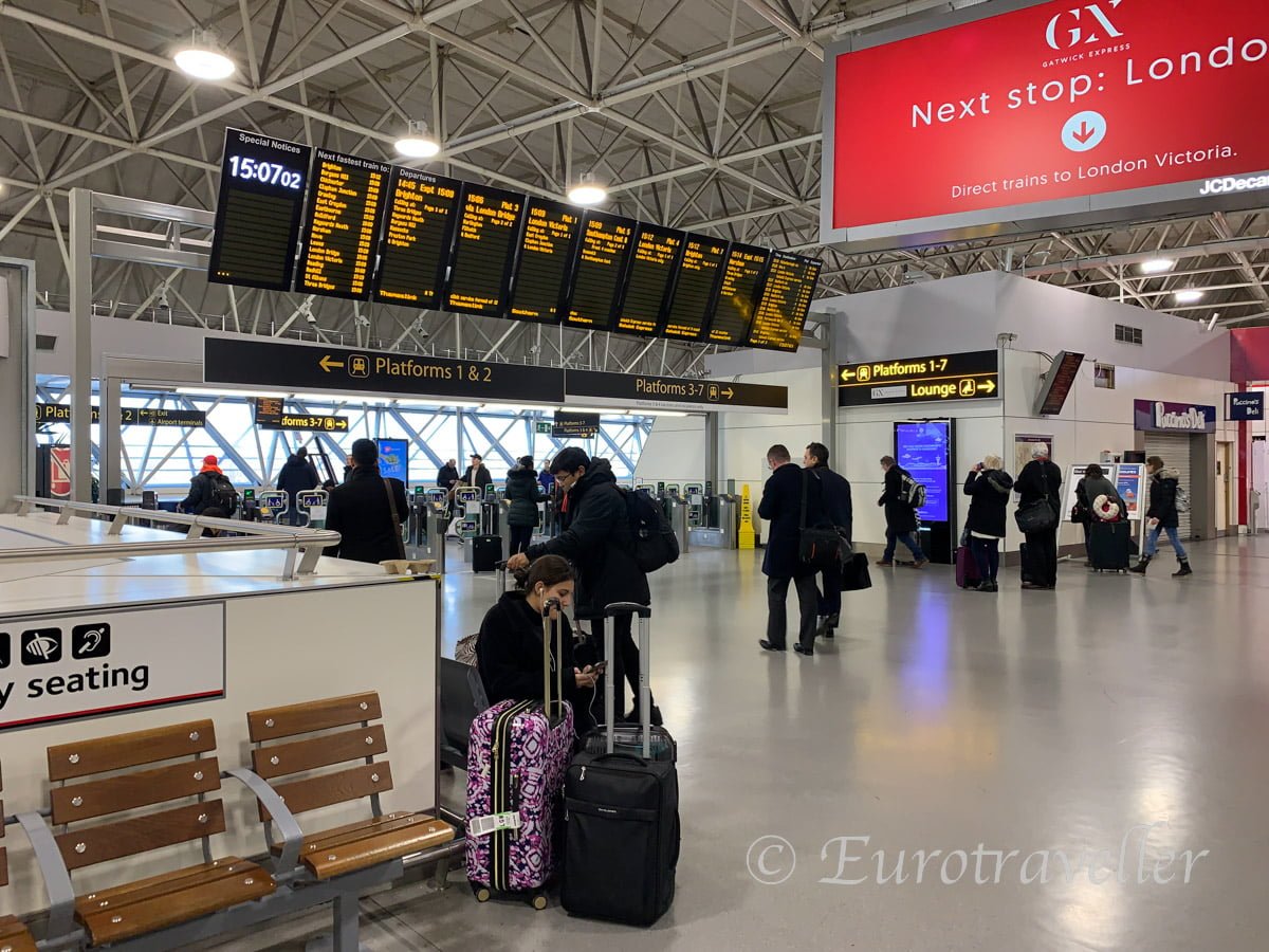 ロンドン・ガトウィック空港の電車でのアクセス方法旅の図書館 by happy-ambassador