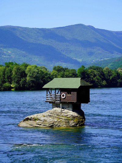 黑山東西@Black23MewX