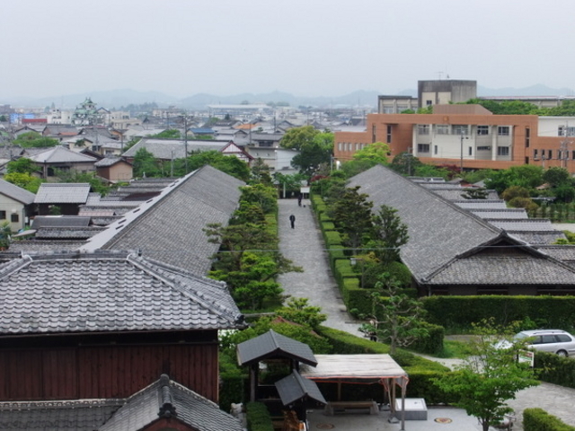 松阪市観光の中心の松坂城跡は蒲生氏郷が築いた迫力のある石垣と町を一望できる展望 - 松阪市つーしん