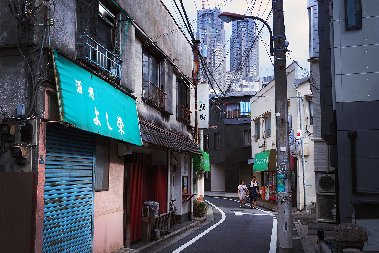 東京の「路地裏夜景」が美しすぎると海外で話題に・ 18枚TABI LABO