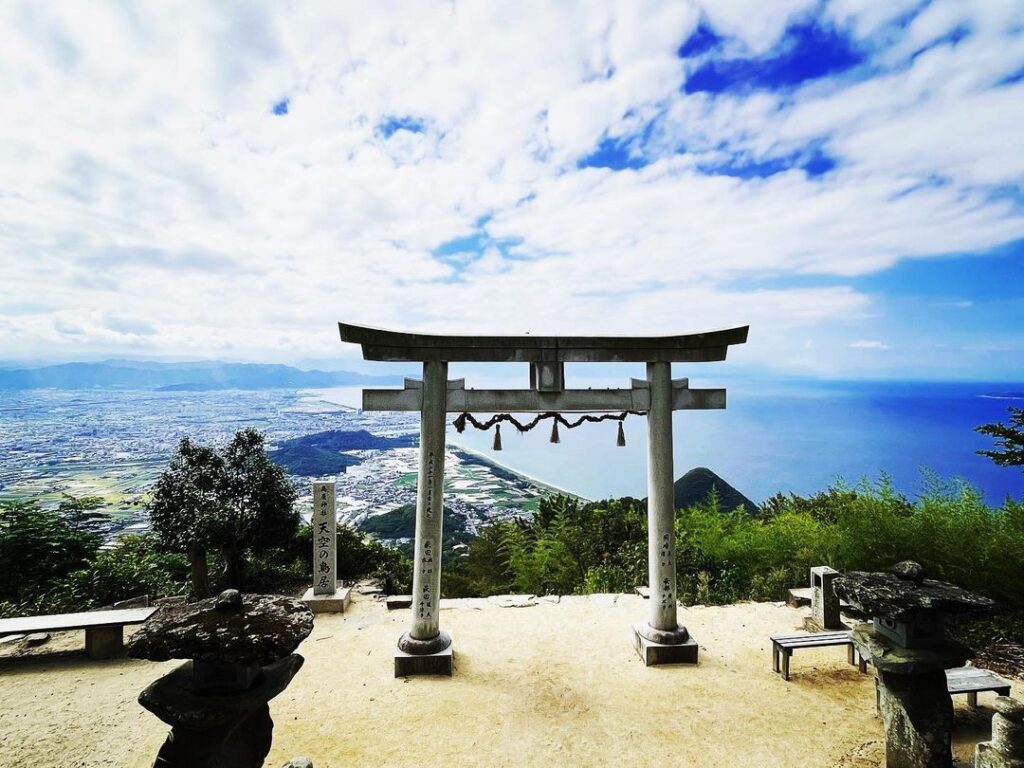 高屋神社 天空の鳥居 スポット・体験四国のおすすめ観光・旅行情報！公式 ツーリズム四国