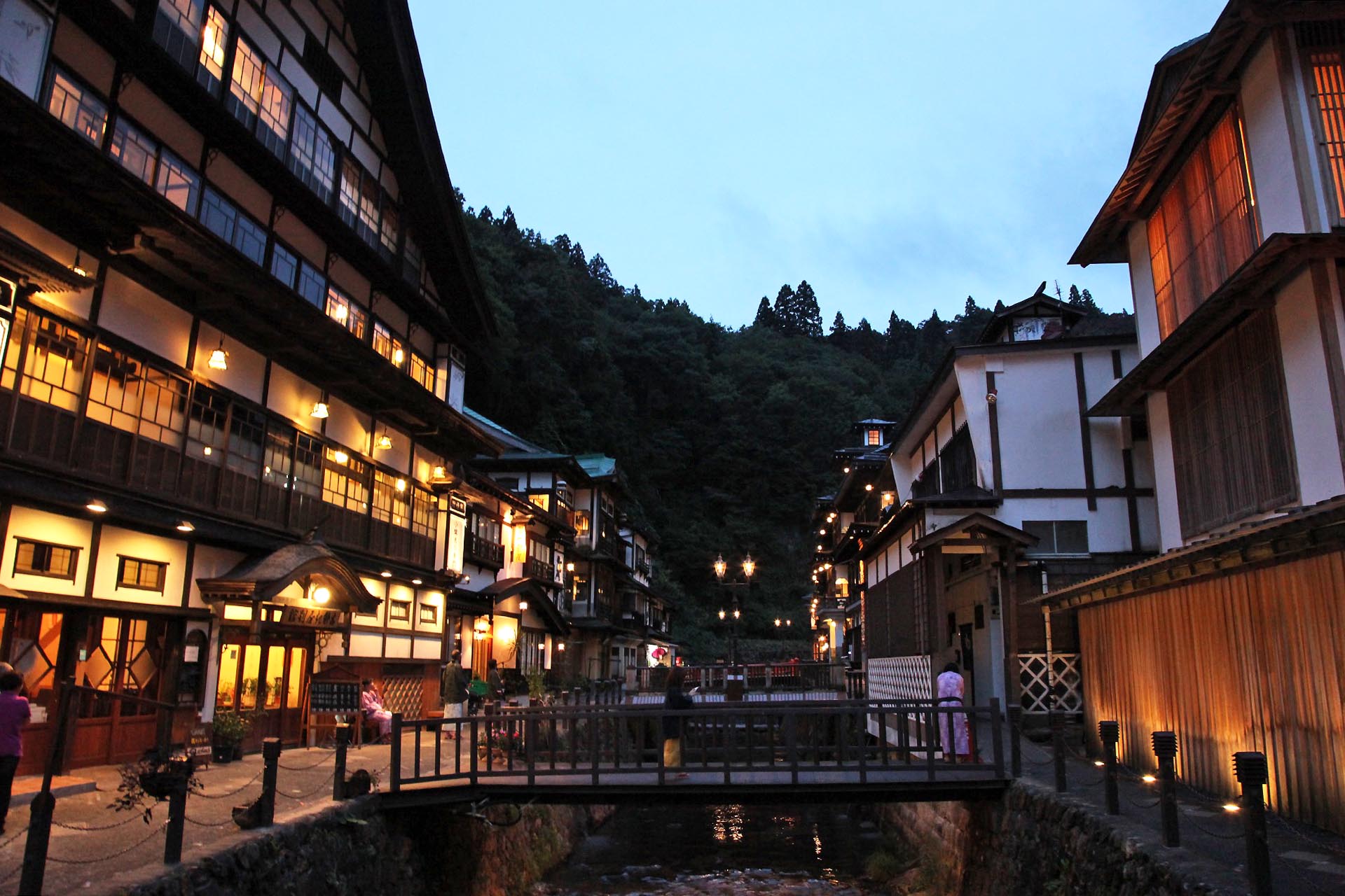 銀山温泉 夏の見どころ＆ご当地グルメ銀山温泉 仙峡の宿