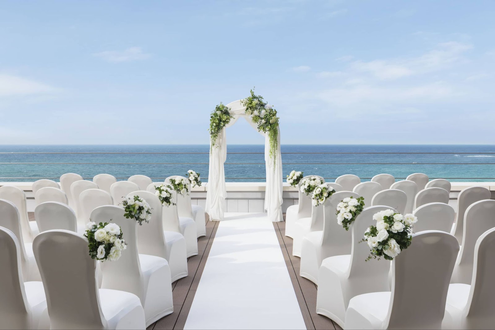 ゼクシィ 神奈川県の挙式のみの結婚式特集！ 海が見える