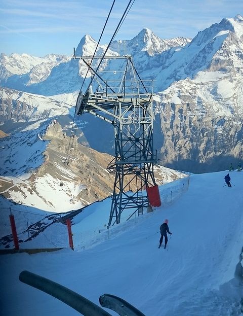 シルトホルン展望台 女王陛下の007 -