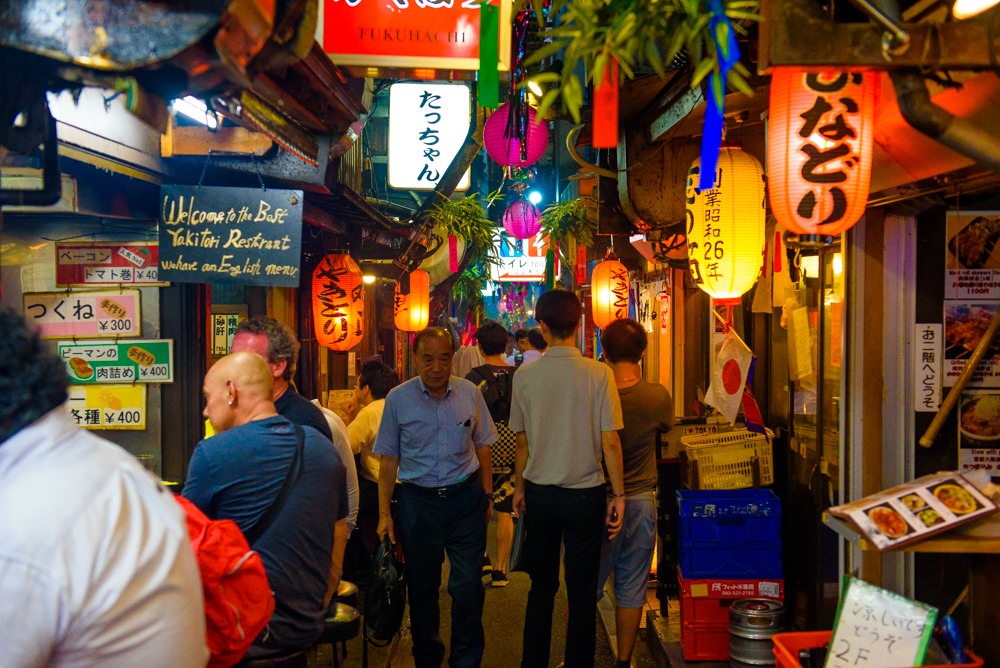 新宿西口「思い出横丁」ではしご酒 昭和が残る大衆酒場5軒に〆蕎麦まで！グルメ情報誌「おとなの週末Web」