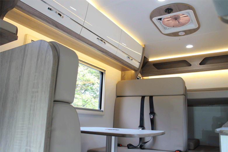 車両紹介 「マルス その２」レンタルキャンピングカーのレンタルならカークルレンタカ