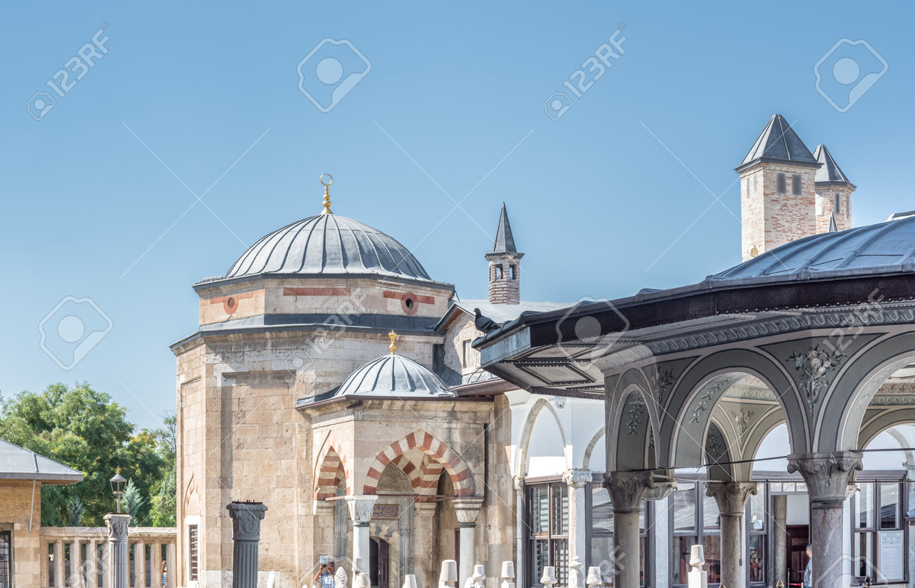 トラピックス「トルコ大周遊15日間」 17 インジェミナーレ神学校と念願のメヴラーナ博物館を見学し、探していたセマーの細密画を買い求める。』コンヤトルコ の旅行記・ブログ by