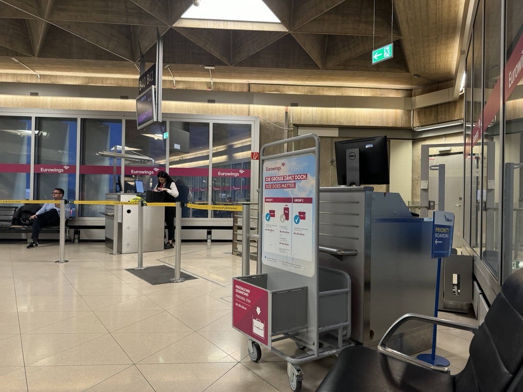 ドイツ乗り継ぎ2017 05 ユーロウイングス搭乗時でもデュッセルドルフ空港セネターラウンジに入れたの編