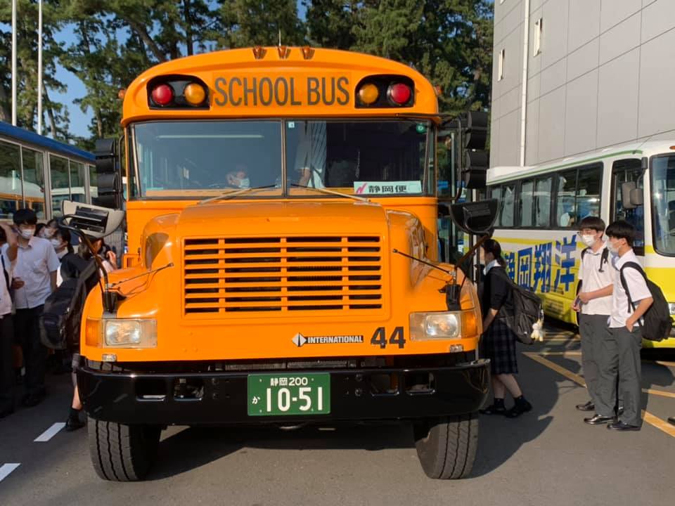 アメリカのスクールバスのイラストかわいいフリー素材集 いらすとや