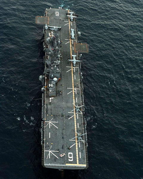 画像ギャラリー日米共同訓練との絡みか？ 強襲揚陸艦「アメリカ」7年ぶりに大阪へ入港乗りものニュース