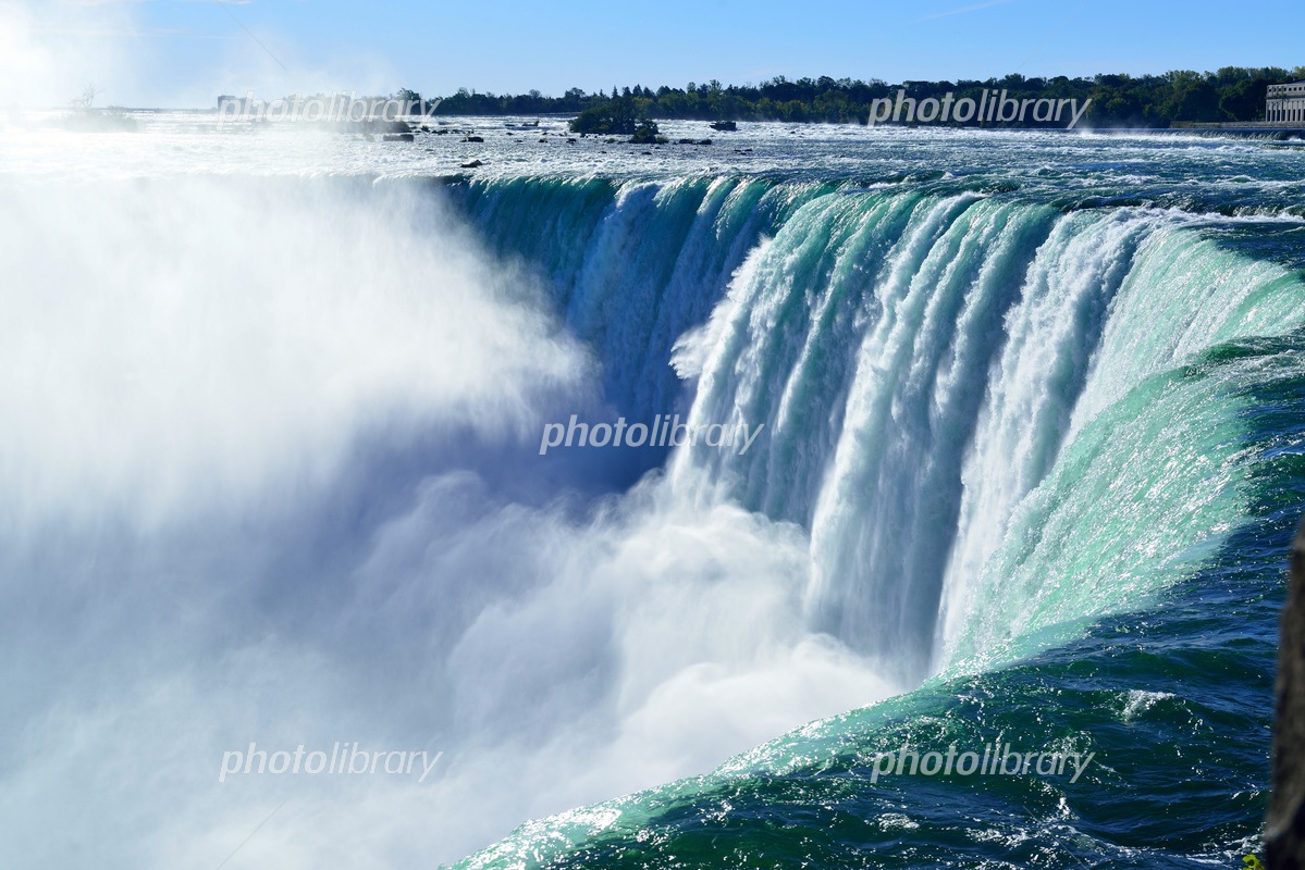 ナイアガラ・フォールズ州立公園 アメリカ側から眺めるナイアガラ瀑布 - トラベル-ログ・ドット・ネット