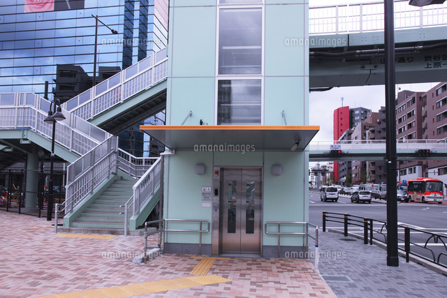歩道橋エレベーター 写真素材6662544- フォトライブラリ